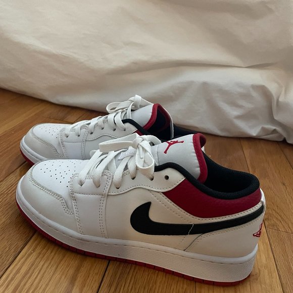 Air Jordan 1 Low White University Red Black (GS) - Picture 1 of 4